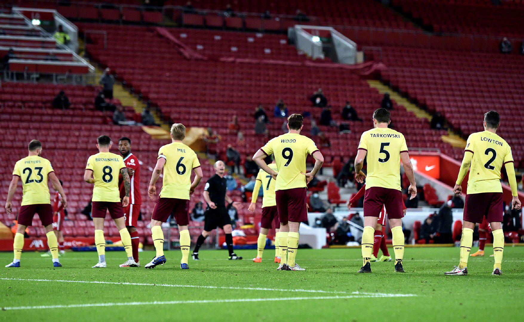 对他产生了 对他产生了